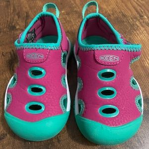 Keen toddler water shoe size 5